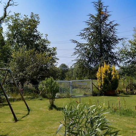 Ferienwohnung Gite A La Ferme Chaleureux Civrac-de-Blaye Exterior foto
