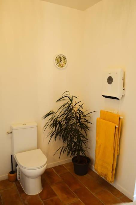Ferienwohnung Gite A La Ferme Chaleureux Civrac-de-Blaye Exterior foto